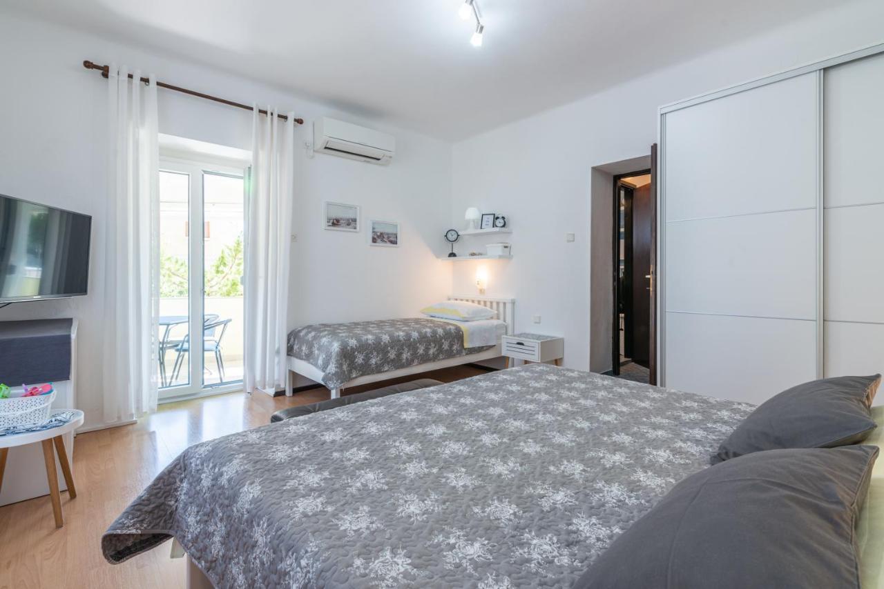 Apartment Luiza With Terrace Baška Екстериор снимка