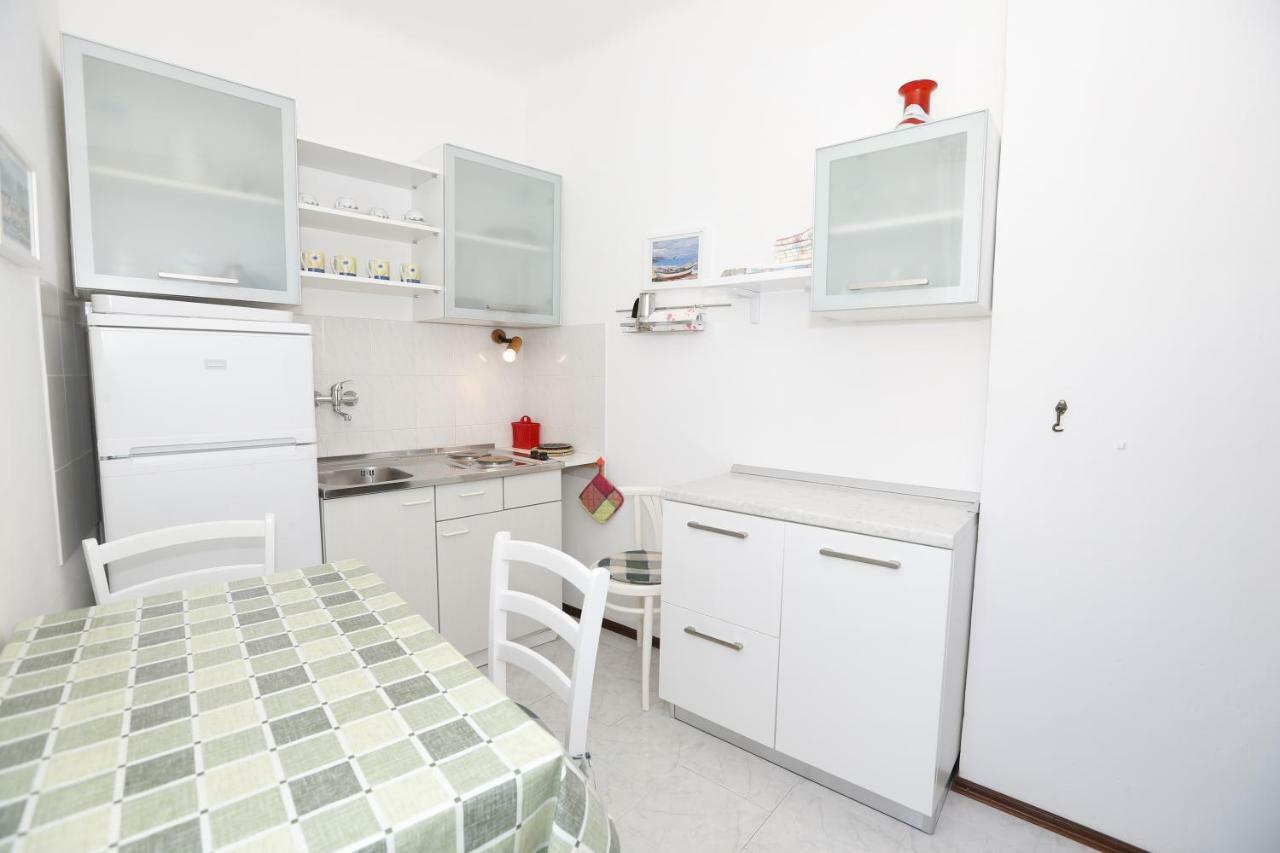 Apartment Luiza With Terrace Baška Екстериор снимка